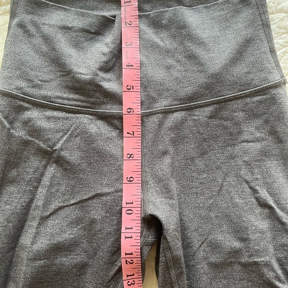 20% OFF 2+ BUNDLES! Lululemon Leggings. Charcoal. Size 6 - Picture 9 of 11